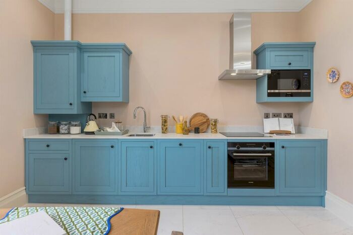 1 Bedroom Apartment For Sale In Tudor Grange, Blossomfield Road, Solihull, B91