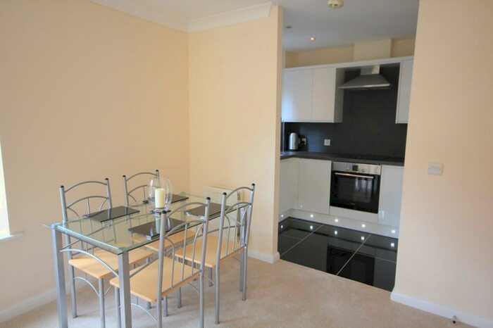 2 Bedroom Apartment To Rent In Aveley House, Iliffe Close, Reading, Berkshire, RG1