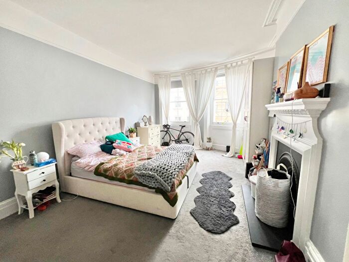 2 Bedroom Flat To Rent In Chesham Place, Brighton, BN2