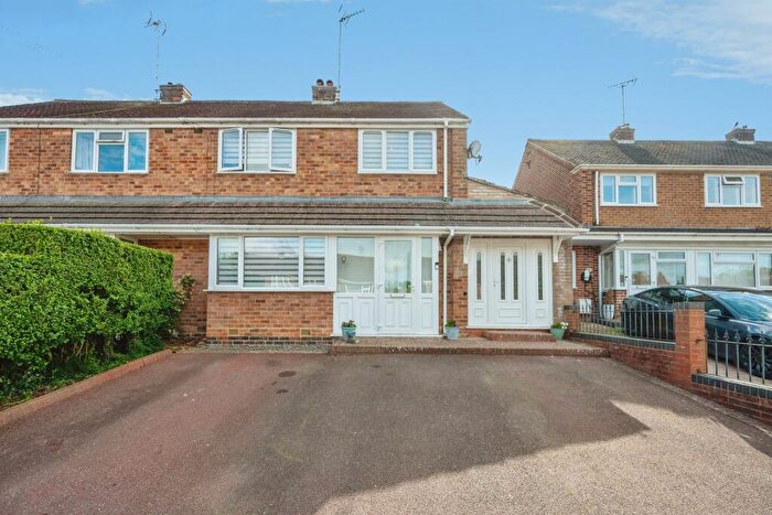 3 Bedroom Semi-Detached House For Sale In Wordsworth Avenue, Redditch, B97