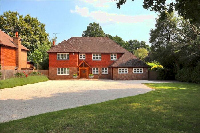 4 Bedroom Detached House For Sale In Smarden Road, Pluckley, Ashford, Kent, TN27