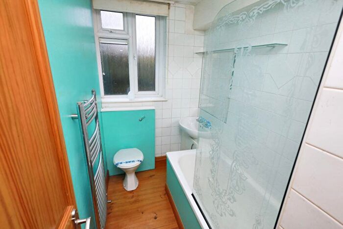 1 Bedroom Flat For Sale In Moorfield, Harlow, Essex, CM18