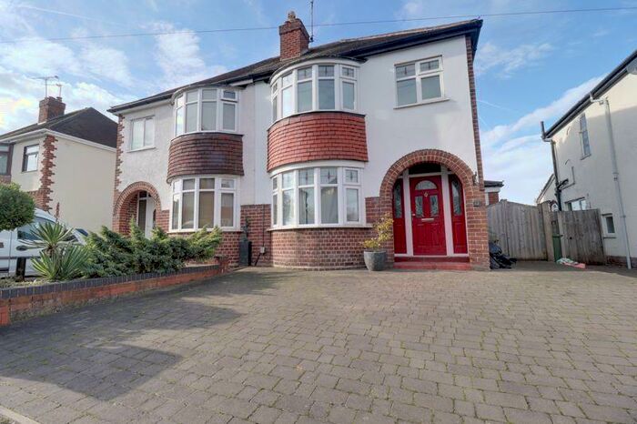 3 Bedroom Semi-Detached House To Rent In Kingston Avenue, Stafford, ST16