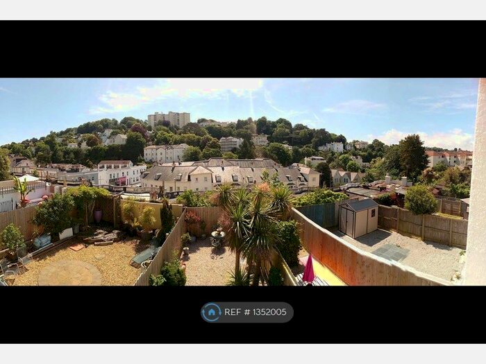 2 Bedroom Flat To Rent In Old Torwood Road, Torquay, Devon, TQ1