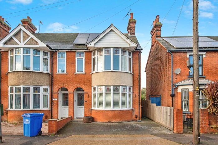 3 Bedroom Semi Detached House For Sale In Sidegate Lane, Ipswich, Suffolk, IP4