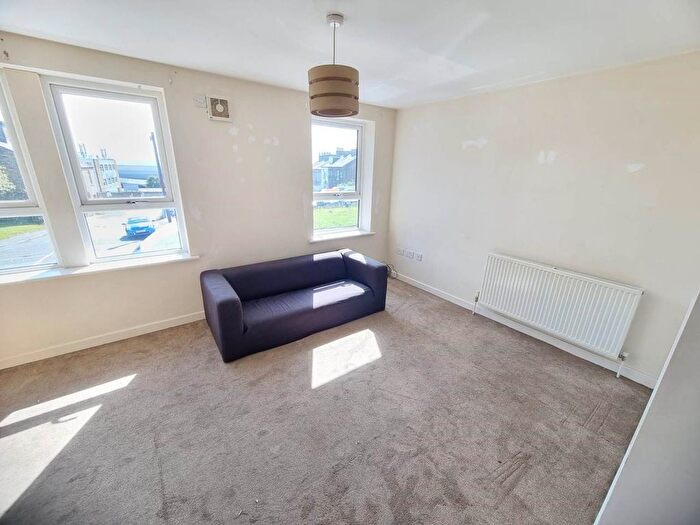 1 Bedroom Property To Rent In Tong Street, Bradford, BD4