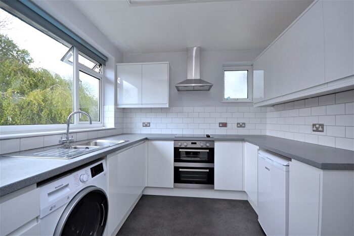 2 Bedroom Maisonette To Rent In Cumberland Road, Bromley, BR2
