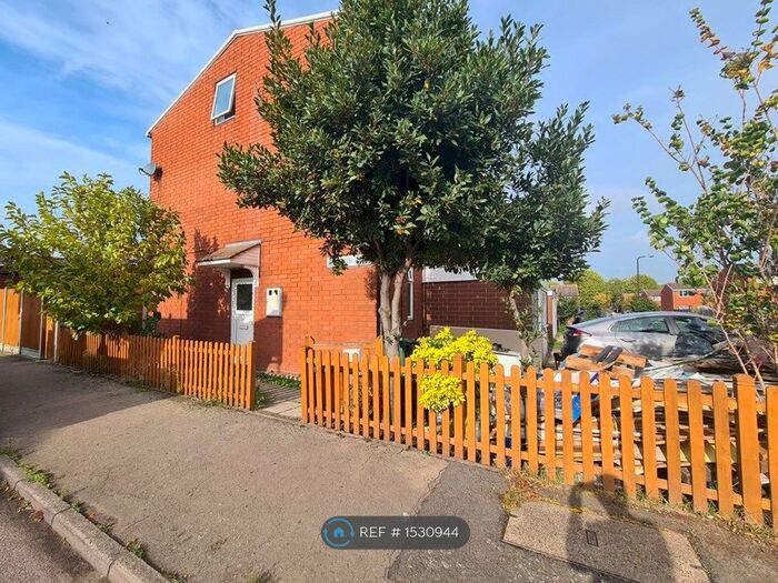 5 Bedroom Semi-Detached House To Rent In Alexandra Road, London, Waltham Forest, E17