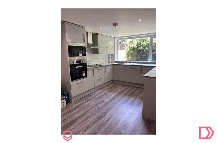 2 Bedroom Maisonette To Rent In Wharnecliffe, Greenhithe, Kent, DA9