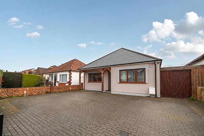3 Bedroom Detached Bungalow For Sale In Feltham, Hounslow, TW13