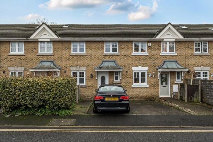 3 Bedroom House To Rent In Ann Moss Way, London, SE16