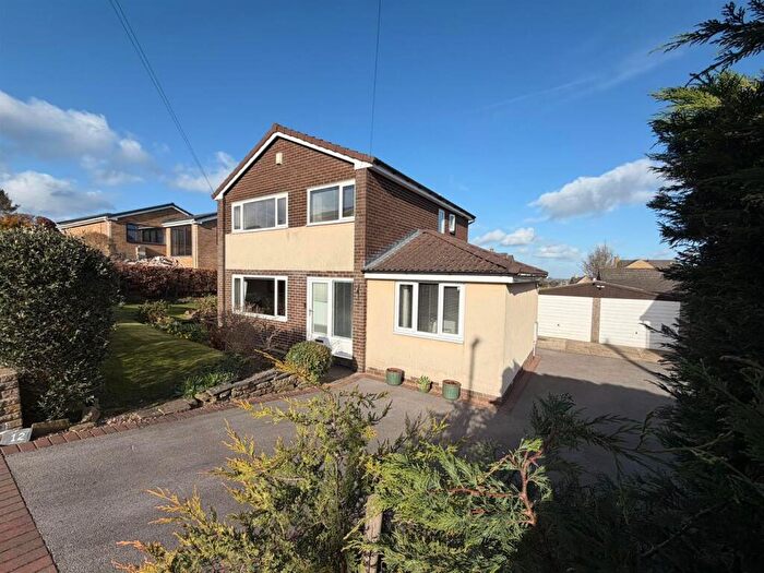 3 Bedroom Detached House For Sale In Bedale Avenue, Skelmanthorpe, Huddersfield, HD8