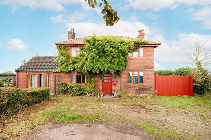 3 Bedroom Detached House For Sale In Main Road, Filby, NR29