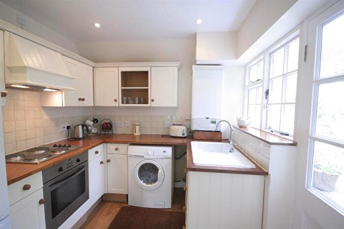 2 Bedroom Cottage For Sale In Mill Road, Salisbury, SP2