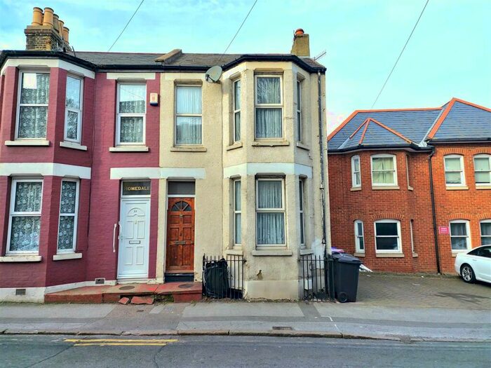 2 Bedroom Semi-Detached House To Rent In Victoria Road, Margate, CT9