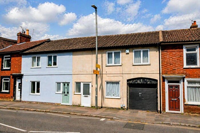 3 Bedroom Terraced House For Sale In Hockliffe Road, Leighton Buzzard, LU7