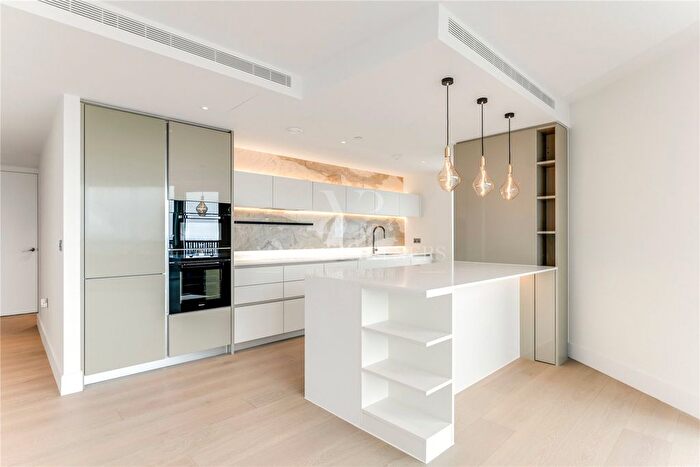 2 Bedroom Flat To Rent In Reflection Apartments, White City Living, London, W12