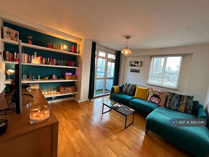 2 Bedroom Flat To Rent In Parmoor Court, London, EC1V