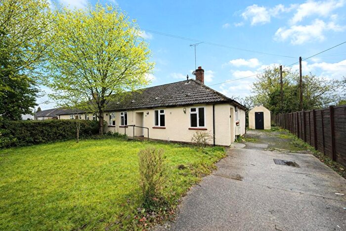 3 Bedroom Bungalow For Sale In Stephens Firs, Mortimer, Reading, RG7