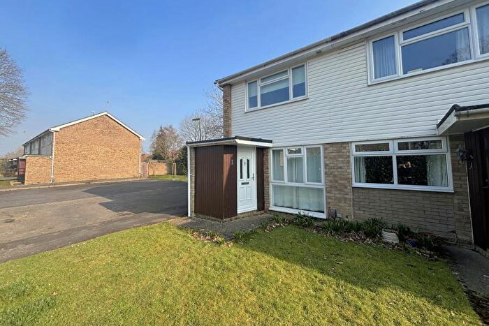 2 Bedroom End Of Terrace House To Rent In St Johns, Woking, Surrey, GU21