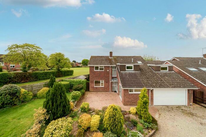 5 Bedroom Detached House For Sale In Greenmore, , Woodcote, RG8