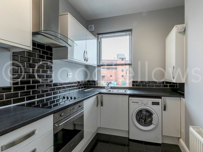 2 Bedroom Flat To Rent In London Road, Mitcham, CR4