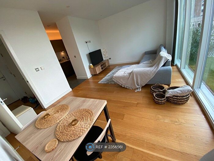 1 Bedroom Flat To Rent In Ash House, Staines Upon Thames, TW18