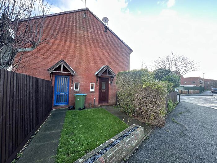 1 Bedroom Semi Detached House To Rent In Montgomery Drive, Bognor Regis, PO22