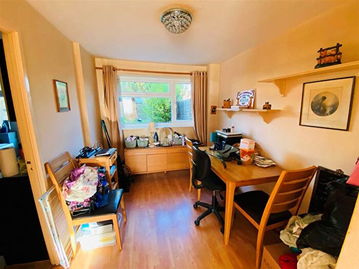 3 Bedroom Terraced House For Sale In Sark Close, Heston, Hounslow, TW5