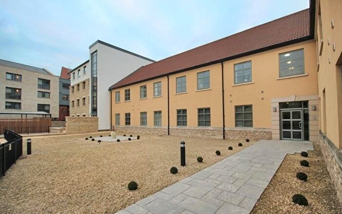 2 Bedroom Flat To Rent In River Place, Bath, Somerset, BA2