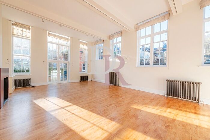 3 Bedroom Flat To Rent In Hudson House, The Village, Amies Street, Clapham Junction, SW11
