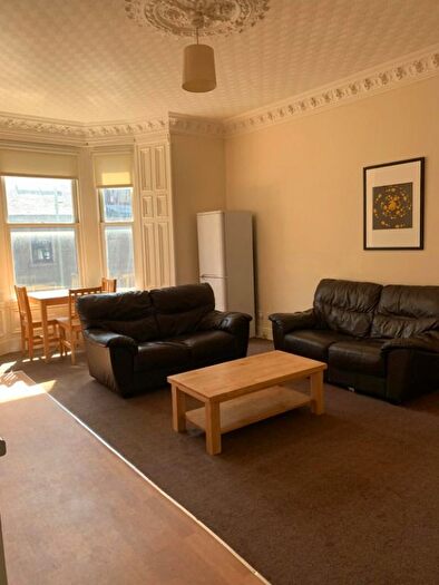 3 Bedroom Flat To Rent In Albert Street, Stobswell, Dundee, DD4