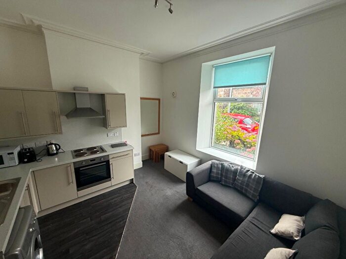 2 Bedroom Flat To Rent In Mount Street, City Centre, Aberdeen, AB25