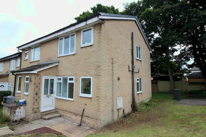 1 Bedroom Flat To Rent In Fairburn Gardens, Bradford BD2