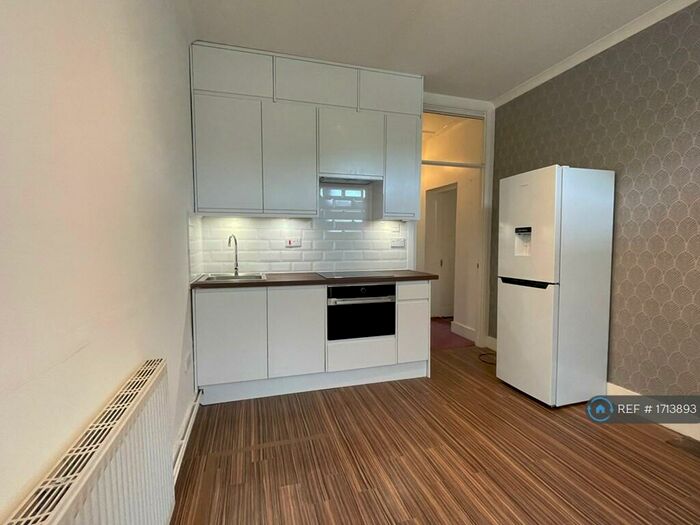1 Bedroom Semi-Detached House To Rent In ., London, SE18