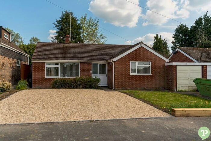 3 Bedroom Detached Bungalow To Rent In Elm Drive, Garsington, Oxford, OX44
