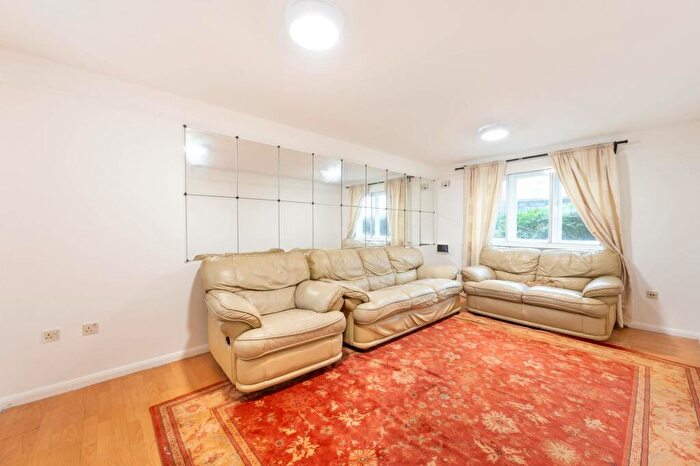 1 Bedroom Flat For Sale In Harrow Road, Kensal Green, London, NW10