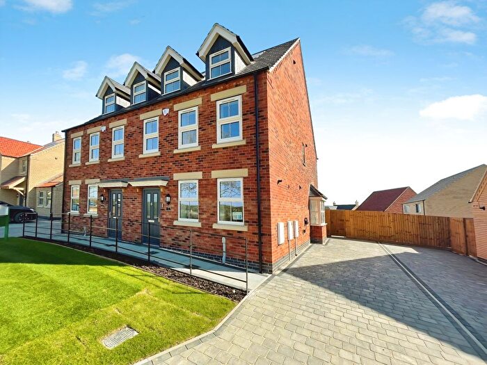 4 Bedroom Semi-Detached House To Rent In Creasey Way, Metheringham, LN4