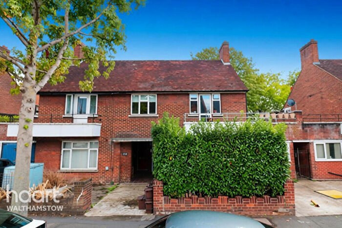 4 Bedroom Maisonette For Sale In Brettenham Road, London, E17