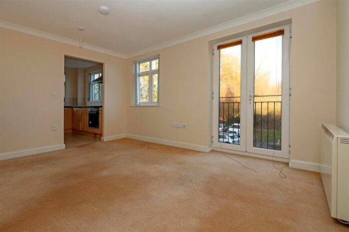 2 Bedroom Apartment To Rent In Coventry Road, Warwick, CV34