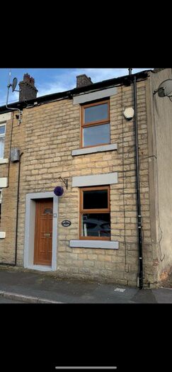 2 Bedroom End Of Terrace House To Rent In Mill Strest, Glossop, Derbyshire, SK13