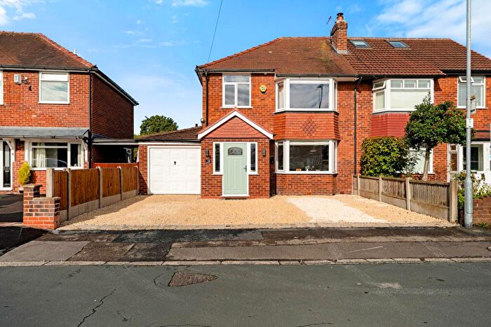 3 Bedroom Semi-Detached House For Sale In Marlow Drive, Handforth, SK9