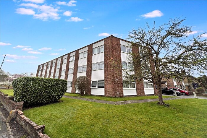 1 Bedroom Flat For Sale In Gresham Road, Staines-Upon-Thames, Surrey, TW18