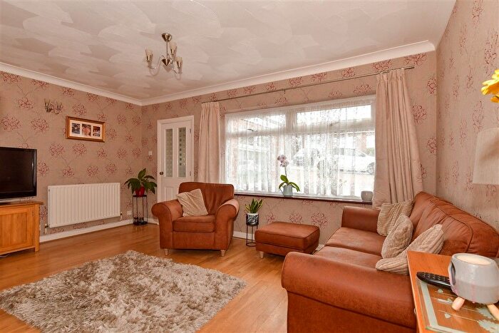 5 Bedroom Semi-detached House For Sale In Havisham Road, Gravesend, Kent, DA12