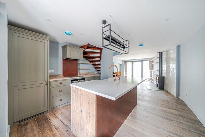 1 Bedroom Cottage To Rent In North Road, Preston, Brighton, BN1