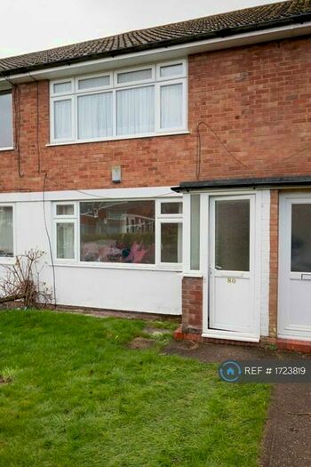 2 Bedroom Maisonette To Rent In Ingram Avenue, Aylesbury, HP21