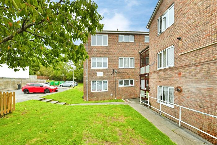 3 Bedroom Maisonette For Sale In Linton Close, Tamerton Foliot, Plymouth, PL5