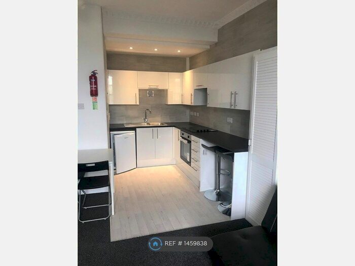 Studio To Rent In West Quay, Bridgwater, TA6