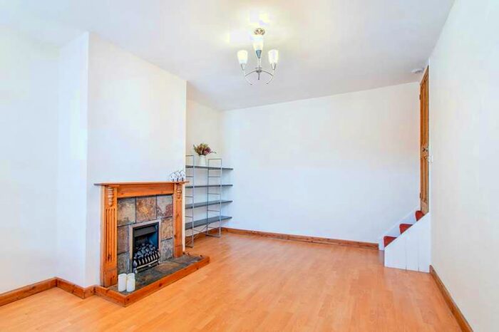 1 Bedroom House To Rent In Gillroyd Parade, Morley, Leeds, West Yorkshire, LS27