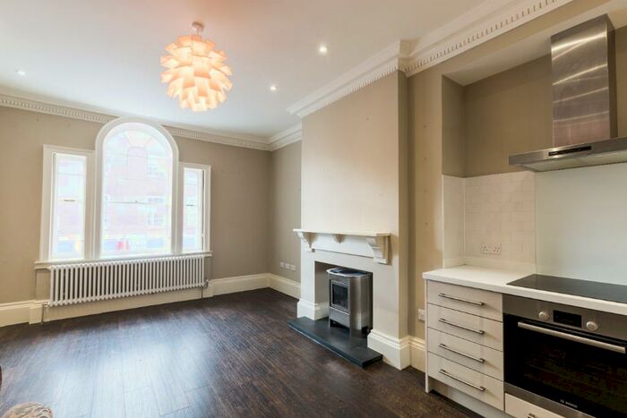 1 Bedroom Flat To Rent In Northbrook St, Newbury, RG14